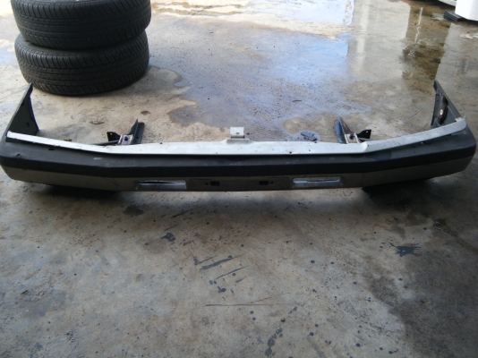 กันชนหน้า nissan skyline R30 กันชนหน้า nissan skyline R30