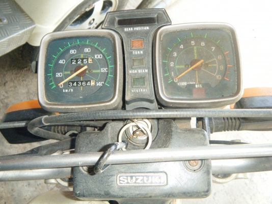 ซูซูกิ TS 125 รุ่นไฟเหลี่ยม พร้อมทะเบียนแท้ๆ