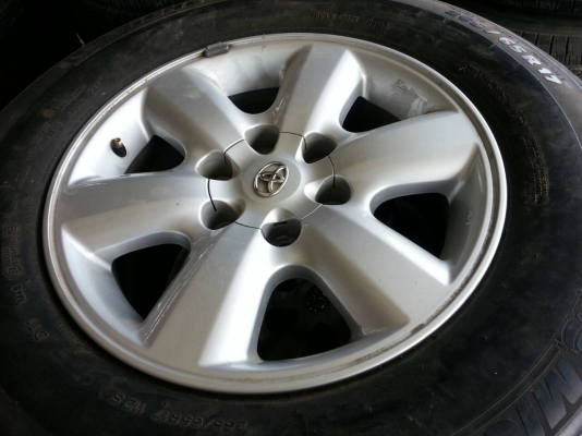แม็กโตโยต้า ขอบ 17 พร้อมยาง 265 65 17 ปี 10