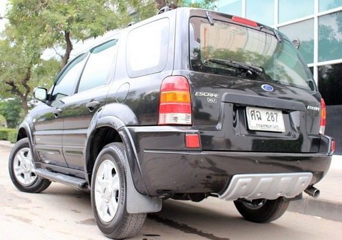 Ford Escape 2.3XLT AT 2004 มีSunroof สีดำ Ford Escape 2.3XLT AT 2004 มีSunroof สีดำ
