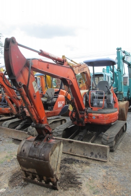 KOMATSU PC35MR  เก่านอก เอวแน่น ปั็มแรง สภาพพร้อมใช้ สุดๆเอาไปแบ่งกันใช้ได้เลยครับ   น้องร็อค จัดหั้ย สนใจโทร สอบถามได้ 081-8535656