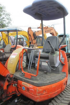 KOMATSU PC35MR  เก่านอก เอวแน่น ปั็มแรง สภาพพร้อมใช้ สุดๆเอาไปแบ่งกันใช้ได้เลยครับ   น้องร็อค จัดหั้ย สนใจโทร สอบถามได้ 081-8535656