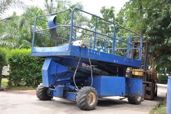 (ลดกระหน่ำหน้าฝน)ขายรถกระเช้า สูง 9เมคร ใหญ่ สภาพสวยเดิมจากญี่ปุ่น เครื่องดีเซล 250,000 เท่านั้น!!