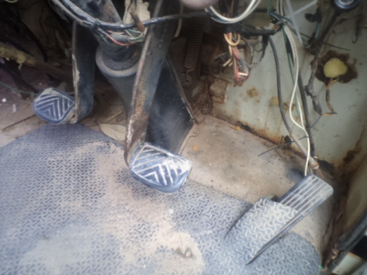 ขาย NISSAN UD CW 41  2 เพลาดั้มสำหรับวิ่งงานหนักราคา 890000