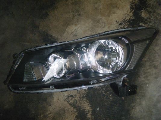 ขาย โคมไฟหน้า New Honda Accord 2012 ข้างซ้าย