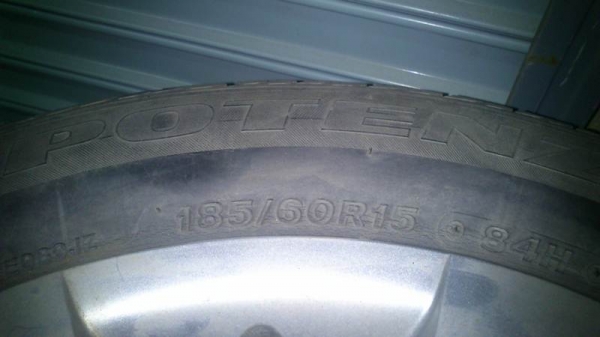 ขอขาย แม็กพร้อมยาง ยาริส 185/60 R15 ปี 10 สภาพดี