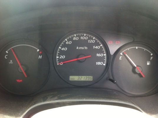 ISUZU D-MAX SPARK EX 3.0 Di MT ปี 46 รถบ้านสภาพดีเดิมพร้อมใช้งาน เครื่องแห้งแรงดีไม่เยิ้ม ภายในเก๋งคอนโซลสวยครบ CD MP3 แอร์เย็น พ.เพาเวอร์ ก.ธรรมดา กระบะปูพื้นยางลายเนอร์สภาพสวย ช่วงล่างแน่นหนึบ ยางสภาพดี 4 เส้นประมาณ 70\% พร้อมใช้งาน เอกสารทะเบียนภาษีครบพ