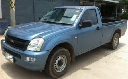 ISUZU D-MAX SPARK EX 3.0 Di MT ปี 46 รถบ้านสภาพดีเดิมพร้อมใช้งาน เครื่องแห้งแรงดีไม่เยิ้ม ภายในเก๋งคอนโซลสวยครบ CD MP3 แอร์เย็น พ.เพาเวอร์ ก.ธรรมดา กระบะปูพื้นยางลายเนอร์สภาพสวย ช่วงล่างแน่นหนึบ ยางสภาพดี 4 เส้นประมาณ 70\% พร้อมใช้งาน เอกสารทะเบียนภาษีครบพ