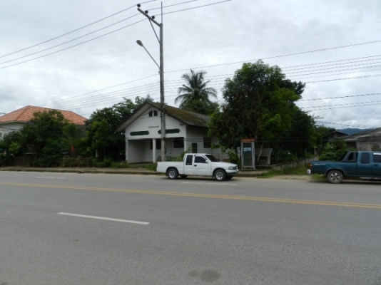 ขายที่ดินพร้อมบ้านติดถนนสี่เลนส์