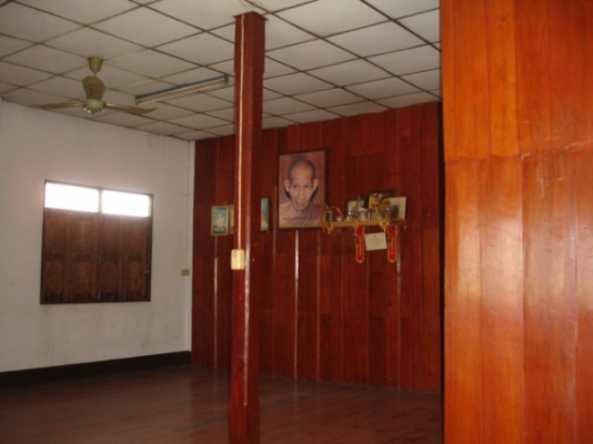 ขายที่ดินพร้อมบ้านติดถนนสี่เลนส์ ขายที่ดินพร้อมบ้านติดถนนสี่เลนส์