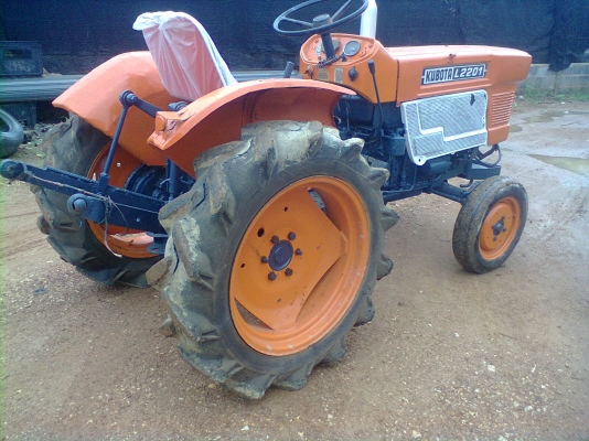 ขายรถไถ KUBOTA 2201 แรง ครับ ขายรถไถ KUBOTA 2201 แรง ครับ