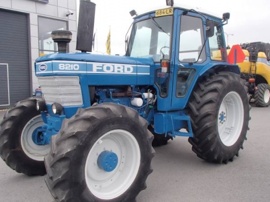 1985 Ford 8210