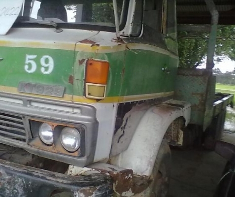 HINO KT 929 - 168 HP EH700 รถหางปลาสิบล้อเพลาเดียว เครื่องแน่นแรงดี หัวเก๋งเดิมๆมีผุบ้างเล็กน้อย พวงมาลัยเพาเวอร์ ช่วงล่างคัชซีไม่แตกบวม ยางสภาพดี 60\% พร้อมใช้งานได้เลยไม่มีปัญหา เอกสารเล่มทะเบียนครบพร้อม ราคาต่อรองได้ครับ
