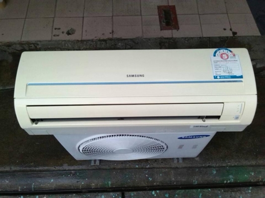 **** ขายแอร์ Samsung 9000 BTU สภาพดี ****