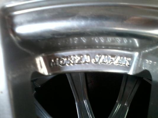 แม๊ก 215/ 55 /17 มือสอง ใส่แค่วันเดียวครับ พร้อมยาง ไร้ริ้วรอย