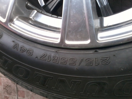 แม๊ก 215/ 55 /17 มือสอง ใส่แค่วันเดียวครับ พร้อมยาง ไร้ริ้วรอย