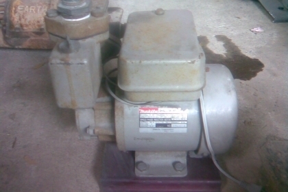 ปั้มน้ำmakita สภาพเดิมๆครับเป็นของ makita  แท้ครับ  แรงครับปั้มรุ่นนี้ราคานี้สุดคุ้มมากครับใช้ยาวครับรุ่นนี้ครับ