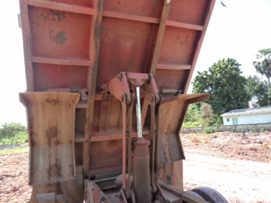 ขายรถ6ล้อดั้มอีซูซุร็อก175แรงราคาถูกๆๆๆ เบรกทิฟฟี พวงมาลัยเพาเวอร์ เอกพร้อมโอน