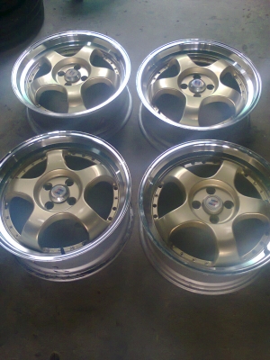 ขายล้อขอบ17 4รู100 ชุดละ4500