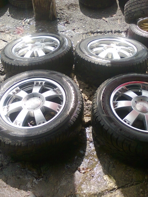 ขายล้อขอบ18 6รูพร้อมยางชุดละ16000