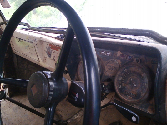 Isuzu หัวยาวหางปลา เครื่อง 6BB1 145 แรง คอนโซลครบ ภายในสวย เพลาเดียว ทะเบียนแจ้งจอด