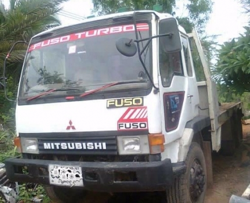 MITSUBISHI FUSO FN527 - 195 HP 6D16 MA 10 SPEED รถหางปลาสิบล้อ 2 เพลา รถสวยจัดพร้อมใช้งานได้เลยครับ เครื่องแน่นดีแรงดี หัวเก๋งสีสันบางเดิมๆ ภายในเก๋งคอนโซลสวยครบ พวงมาลัยเพาเวอร์ ระบบเบรคทริ๊ปฟี้ ช่วงล่างคัชซีสวยตลอดเส้นไม่มีบวม ยางสภาพดี 10 เส้นประมาณ 80