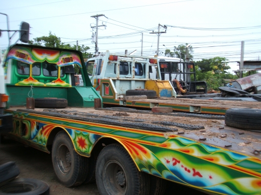 รถบรรทุกรถเกี่ยวข้าว 2 เพลา