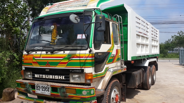 ขายด่วนไอ้หลงโบซีเรียนสูง MITSUBISHI FN527MTF6700สองเพลาไม่ดั้มกระบะมิเนียมสวยจัดมีลำโพงลากลูกสภาพพร้อมใช้สุดๆรีบโทร 0843923995 0811838154