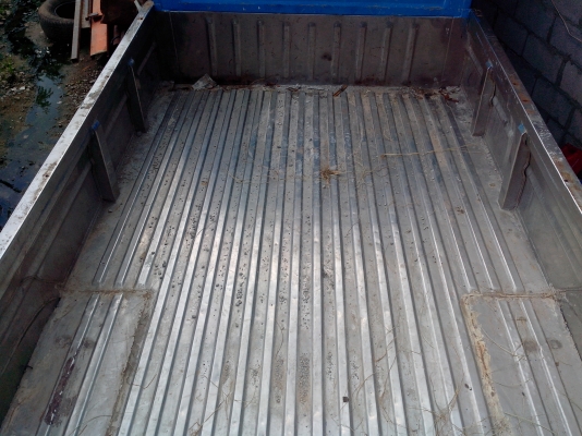 ขายกระบะสแตนเลส ใส่รถISUZU 4 ล้อกลาง