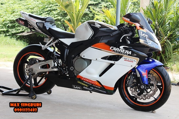 แม็กสิงห์บุรี//CBR1000 RR ปี2005 สภาพหล่อๆ แต่งซิ่งๆ ท่อสูตร โยชิ ทะเบียนพร้อมโอน 225000 ด่วน