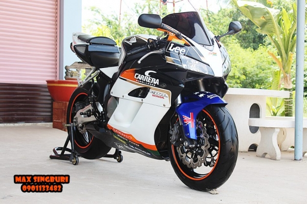 แม็กสิงห์บุรี//CBR1000 RR ปี2005 สภาพหล่อๆ แต่งซิ่งๆ ท่อสูตร โยชิ ทะเบียนพร้อมโอน 225000 ด่วน