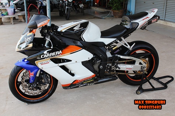 แม็กสิงห์บุรี//CBR1000 RR ปี2005 สภาพหล่อๆ แต่งซิ่งๆ ท่อสูตร โยชิ ทะเบียนพร้อมโอน 225000 ด่วน