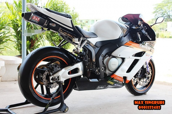 แม็กสิงห์บุรี//CBR1000 RR ปี2005 สภาพหล่อๆ แต่งซิ่งๆ ท่อสูตร โยชิ ทะเบียนพร้อมโอน 225000 ด่วน