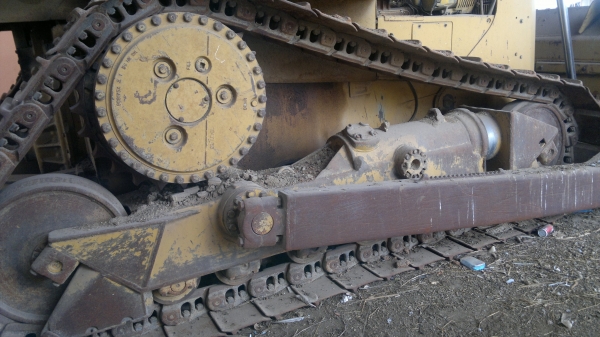 ขายรถแทรกเตอร์  CAT D6H SERIES-2 ตีนไก่ เล่มทะเบียน ช้วงเต็ม แอร์มี รถสวยจัด