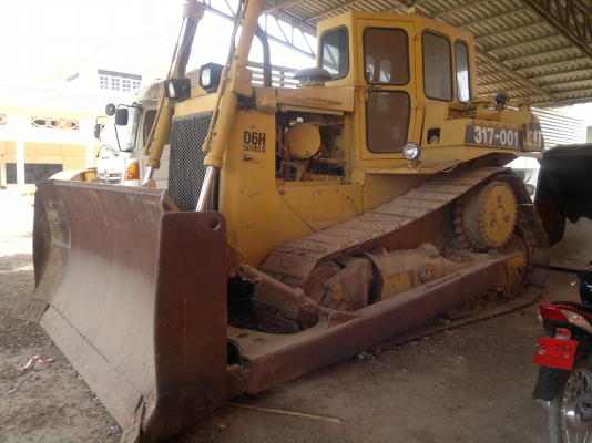 ขายรถแทรกเตอร์  CAT D6H SERIES-2 ตีนไก่ เล่มทะเบียน ช้วงเต็ม แอร์มี รถสวยจัด