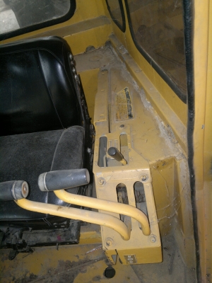 ขายรถแทรกเตอร์  CAT D6H SERIES-2 ตีนไก่ เล่มทะเบียน ช้วงเต็ม แอร์มี รถสวยจัด