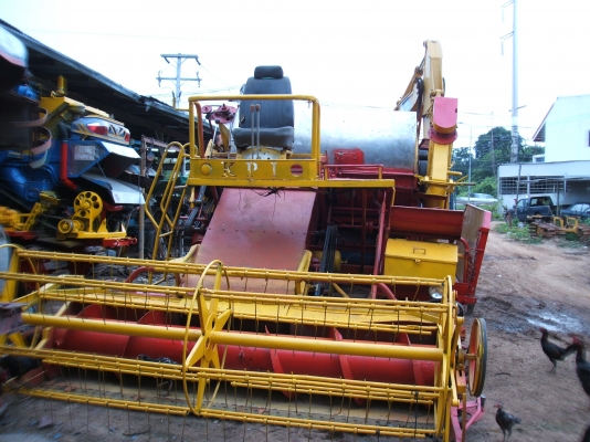 รถเกี่ยวข้าว เกษตรพัฒนา รุ่นซุปเปอร์ไวไฟ