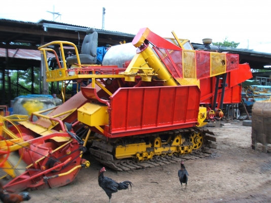 รถเกี่ยวข้าว เกษตรพัฒนา รุ่นซุปเปอร์ไวไฟ รถเกี่ยวข้าว เกษตรพัฒนา รุ่นซุปเปอร์ไวไฟ