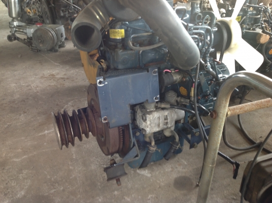 ขายเครื่องเก่าญี่ปุ่น 3 สูบ ยี่ห้อ คูโบต้า รุ่นD1005 ขนาด 22 แรงม้าสภาพสวยมาก