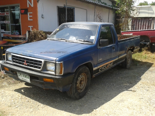 รถเดิมๆติดบางสติ๊กเกอร์จากโรงงานยังอยู่ ตัวถังมีผุบ้างตามอายุ แต่เครื่องแห้งๆคัสซีสวยสอาดภายในสอาดเดิมๆมีเบาะขาดบ้างตามอายุมาดูไกล้ๆจะดูดี รถปี93 ช่วงล่างยังนิ่มอยู่เลย รถเดิมๆติดบางสติ๊กเกอร์จากโรงงานยังอยู่ ตัวถังมีผุบ้างตามอายุ แต่เครื่องแห้งๆคัสซีสวยสอาดภายในสอาดเดิมๆมีเบาะขาดบ้างตามอายุมาดูไกล้ๆจะดูดี รถปี93 ช่วงล่างยังนิ่มอยู่เลย