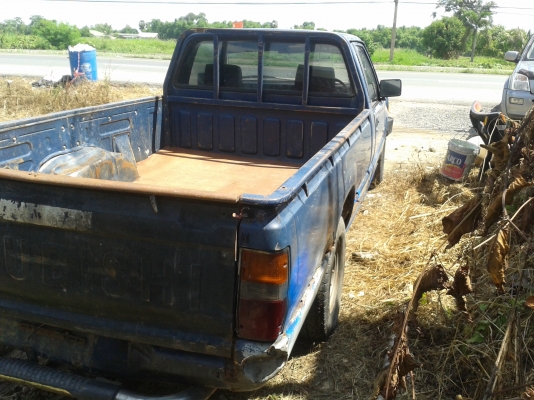 รถเดิมๆติดบางสติ๊กเกอร์จากโรงงานยังอยู่ ตัวถังมีผุบ้างตามอายุ แต่เครื่องแห้งๆคัสซีสวยสอาดภายในสอาดเดิมๆมีเบาะขาดบ้างตามอายุมาดูไกล้ๆจะดูดี รถปี93 ช่วงล่างยังนิ่มอยู่เลย รถเดิมๆติดบางสติ๊กเกอร์จากโรงงานยังอยู่ ตัวถังมีผุบ้างตามอายุ แต่เครื่องแห้งๆคัสซีสวยสอาดภายในสอาดเดิมๆมีเบาะขาดบ้างตามอายุมาดูไกล้ๆจะดูดี รถปี93 ช่วงล่างยังนิ่มอยู่เลย