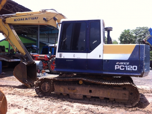 ขายรถแบคโฮ KOMATSU PC-100-5 เอกสารอิมวอย ไฟฟ้าครบใช้งานได้ รถสวย