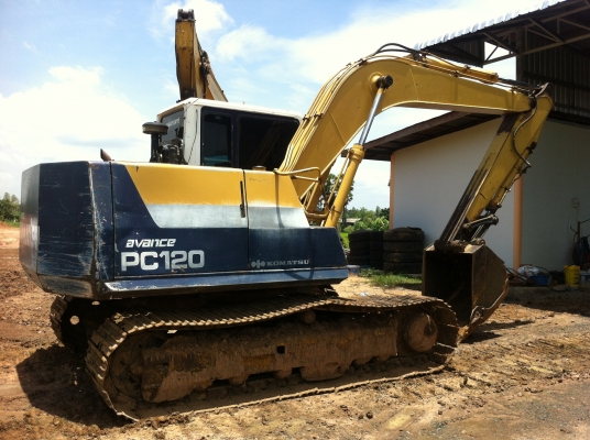 ขายรถแบคโฮ KOMATSU PC-100-5 เอกสารอิมวอย ไฟฟ้าครบใช้งานได้ รถสวย