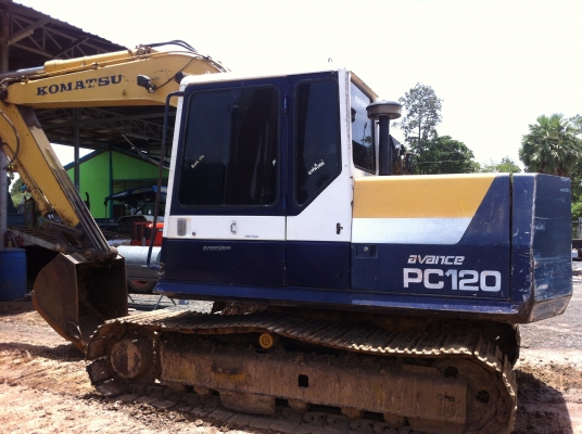 ขายรถแบคโฮ KOMATSU PC-100-5 เอกสารอิมวอย ไฟฟ้าครบใช้งานได้ รถสวย
