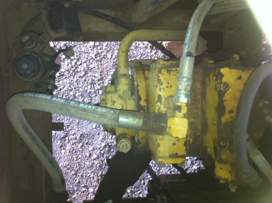 ขายรถแบคโฮ KOMATSU PC-100-5 เอกสารอิมวอย ไฟฟ้าครบใช้งานได้ รถสวย