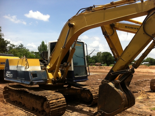 ขายรถแบคโฮ KOMATSU PC-100-5 เอกสารอิมวอย ไฟฟ้าครบใช้งานได้ รถสวย