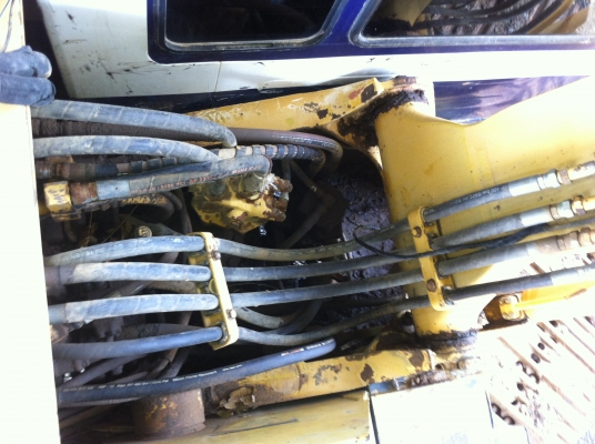 ขายรถแบคโฮ KOMATSU PC-100-5 เอกสารอิมวอย ไฟฟ้าครบใช้งานได้ รถสวย