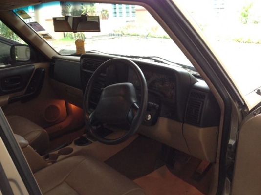 ขาย Jeep Cherokee XJ4.0 ปี 2002 สภาพใหม่มาก ใช้แค่แสนโล