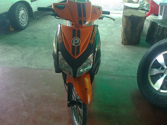 honda click play 13500 .-