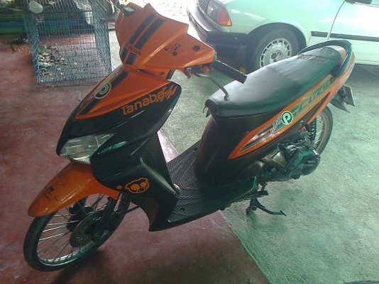 honda click play 13500 .-